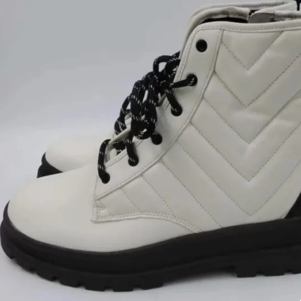 Wonder Nation Girls Ivory Quilted Combat Boots Size 1 NEW